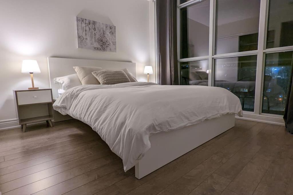 Lovely 2 Bed Condo In Downtown Toronto Eksteriør bilde