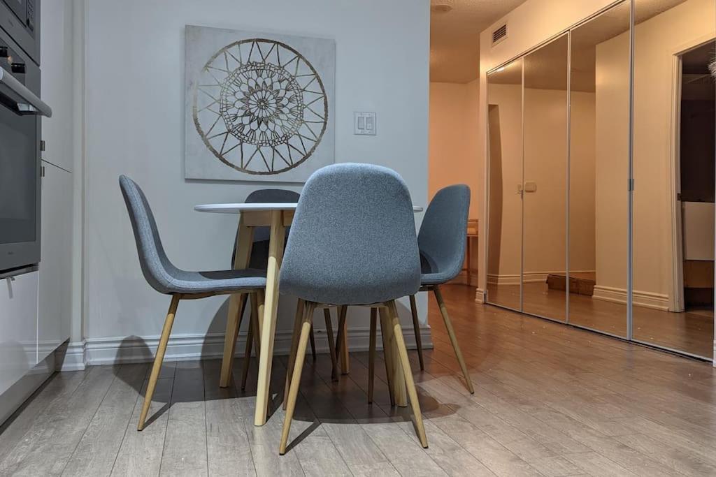 Lovely 2 Bed Condo In Downtown Toronto Eksteriør bilde